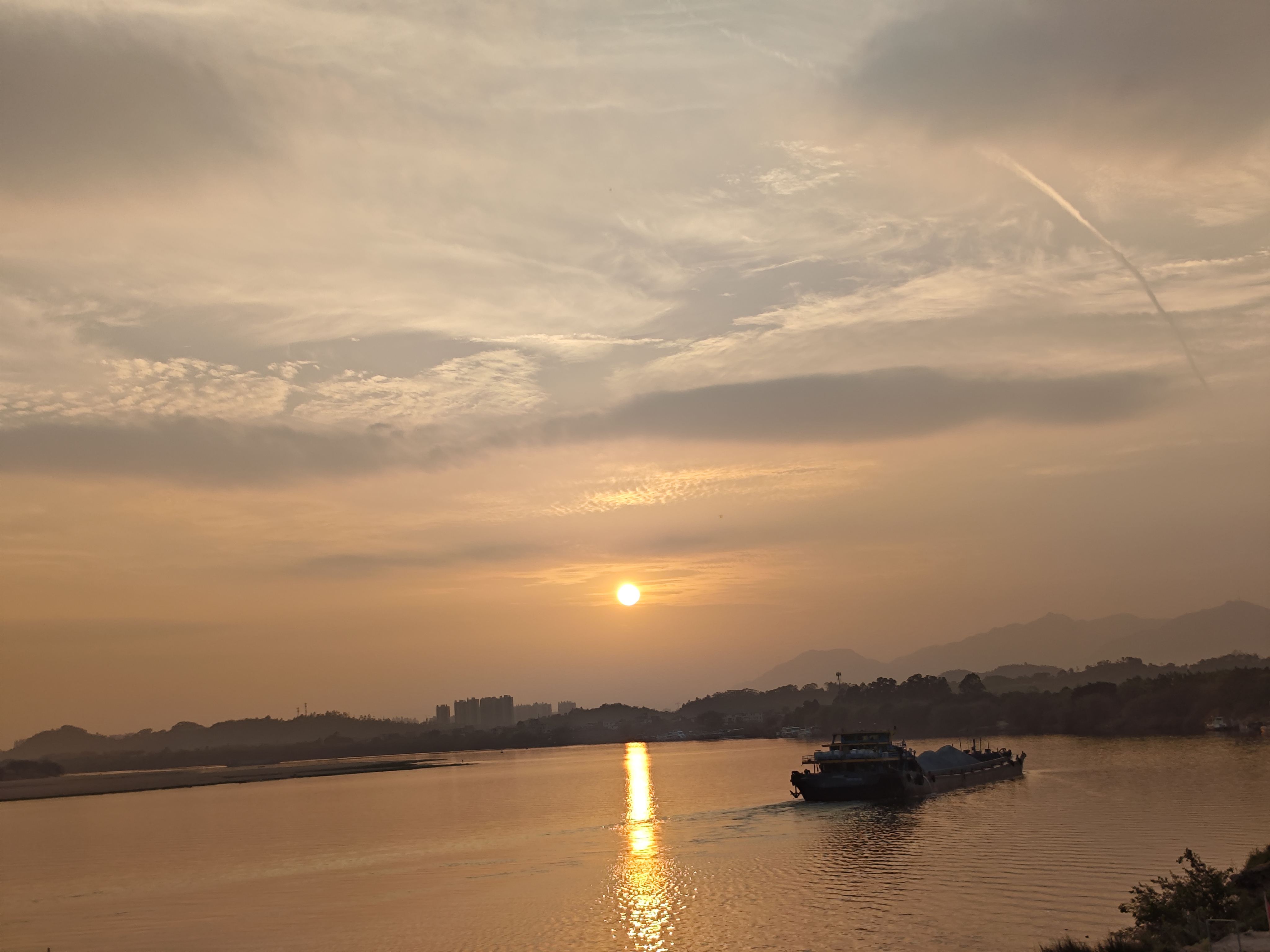 长河落日